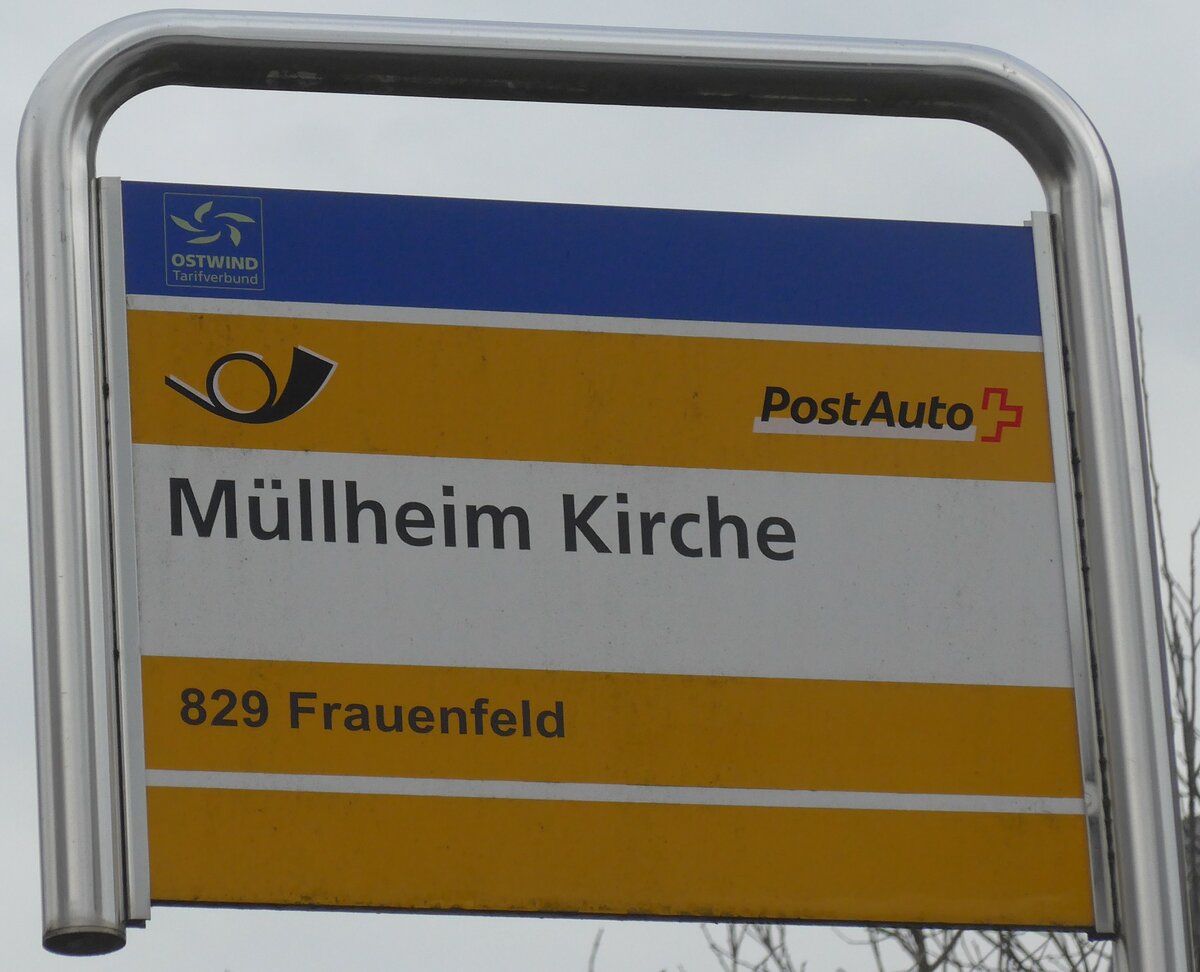 (201'206) - PostAuto-Haltestellenschild - M�llheim, Kirche - am 17. Januar 2019