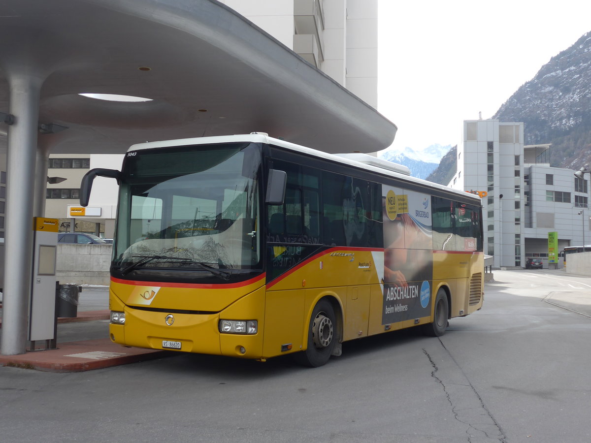 (201'319) - Autotour, Visp - VS 86'620 - Irisbus am 27. Januar 2019 beim Bahnhof Visp