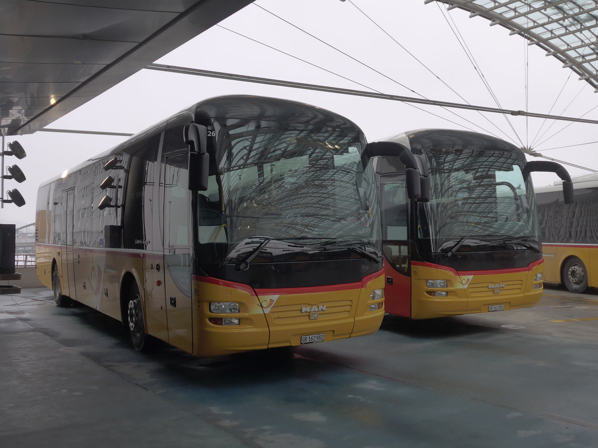 (201'389) - PostAuto Graub�nden - GR 162'982 - MAN am 2. Februar 2019 in Chur, Postautostation