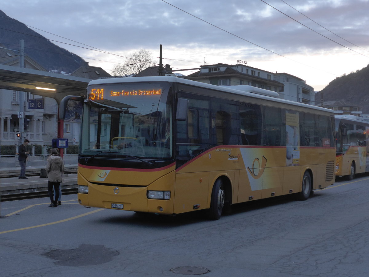(201'931) - PostAuto Wallis - VS 354'601 - Irisbus am 3. M�rz 2019 beim Bahnhof Brig