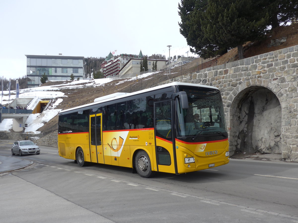 (202'065) - PostAuto Graub�nden - GR 102'328 - Iveco am 10. M�rz 2019 beim Bahnhof St. Moritz