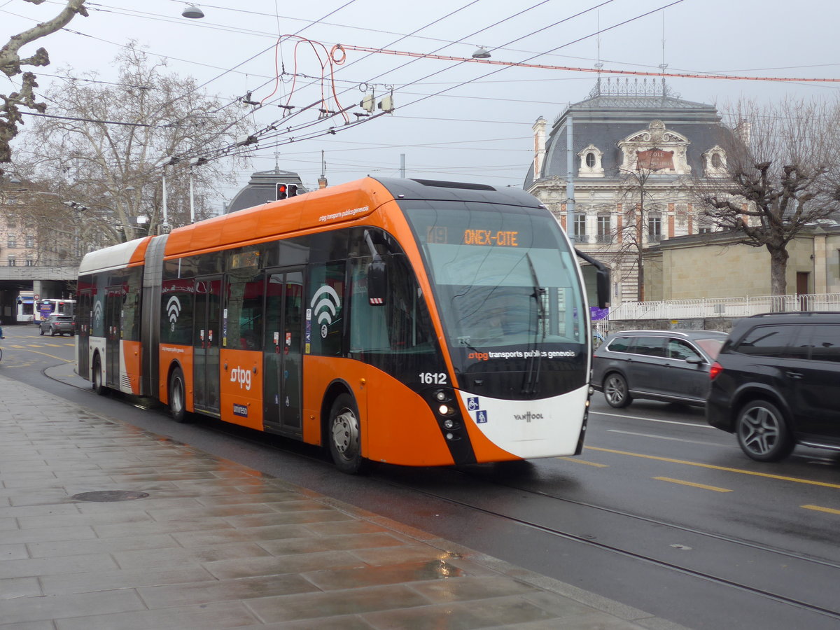 (202'205) - TPG Gen�ve - Nr. 1612 - Van Hool Gelenktrolleybus am 11. M�rz 2019 in Gen�ve, Place des Vingt-Deux-Cantons