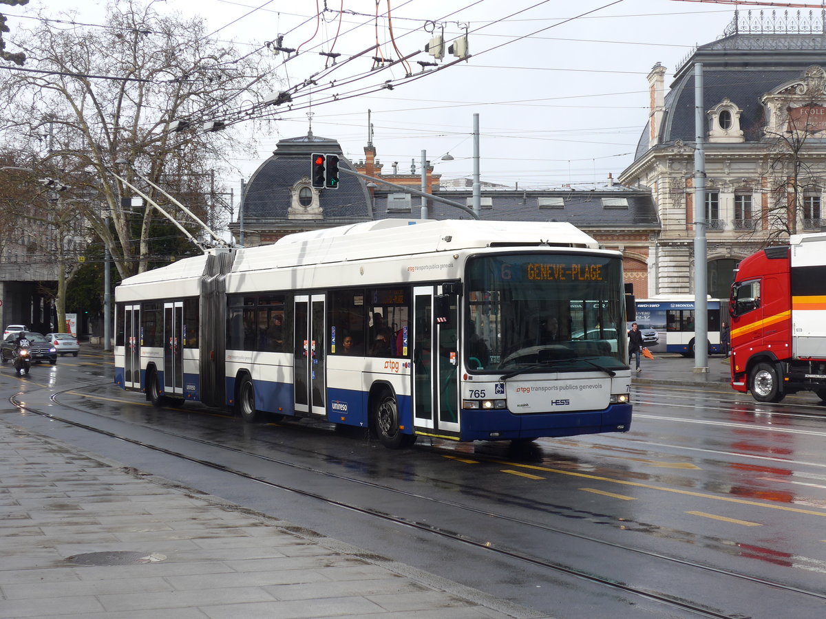 (202'227) - TPG Gen�ve - Nr. 765 - Hess/Hess Gelenktrolleybus am 11. M�rz 2019 in Gen�ve, Place des Vingt-Deux-Cantons