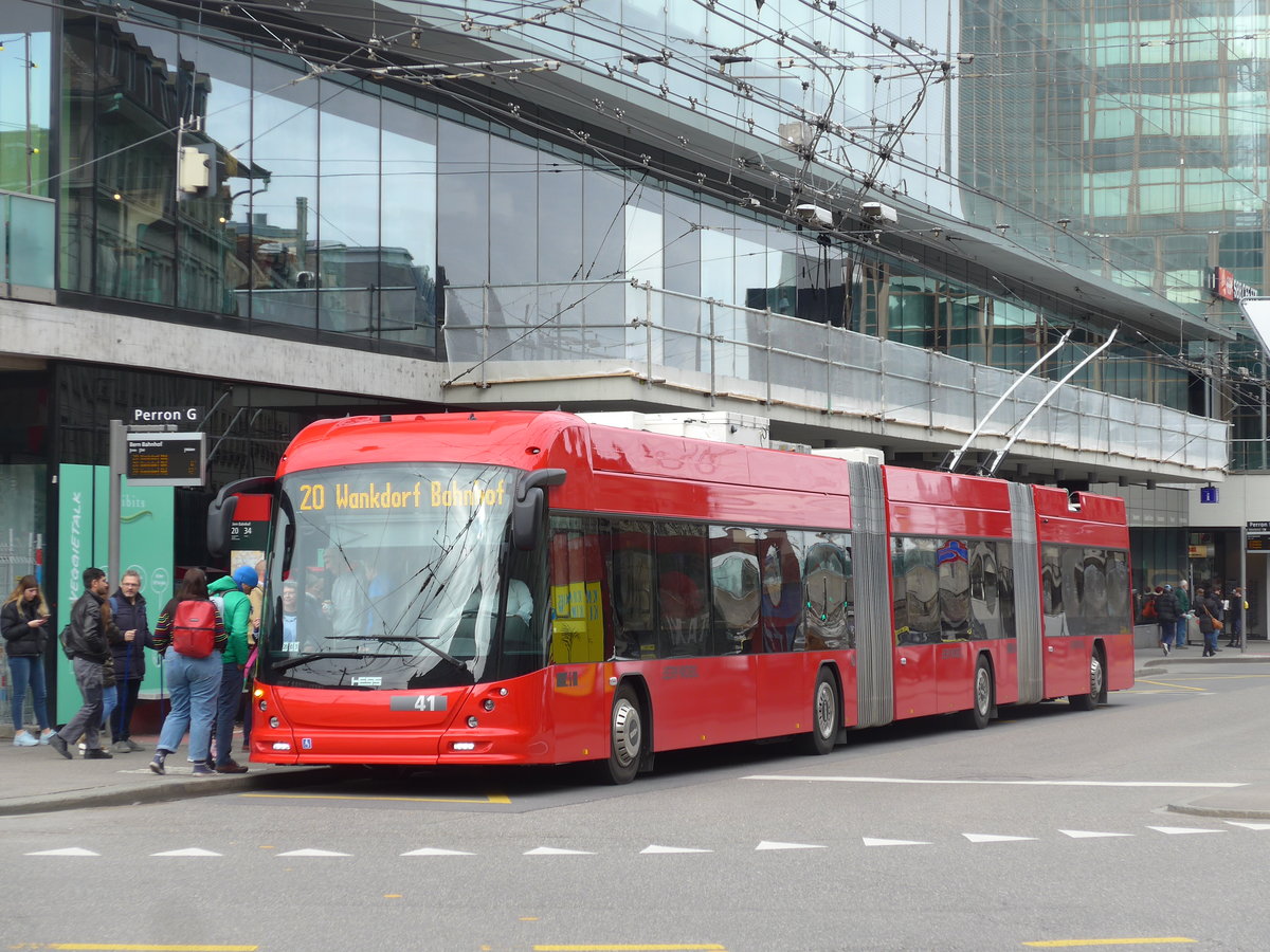 (202'357) - Bernmobil, Bern - Nr. 41 - Hess/Hess Doppelgelenktrolleybus am 12. M�rz 2019 beim Bahnhof Bern