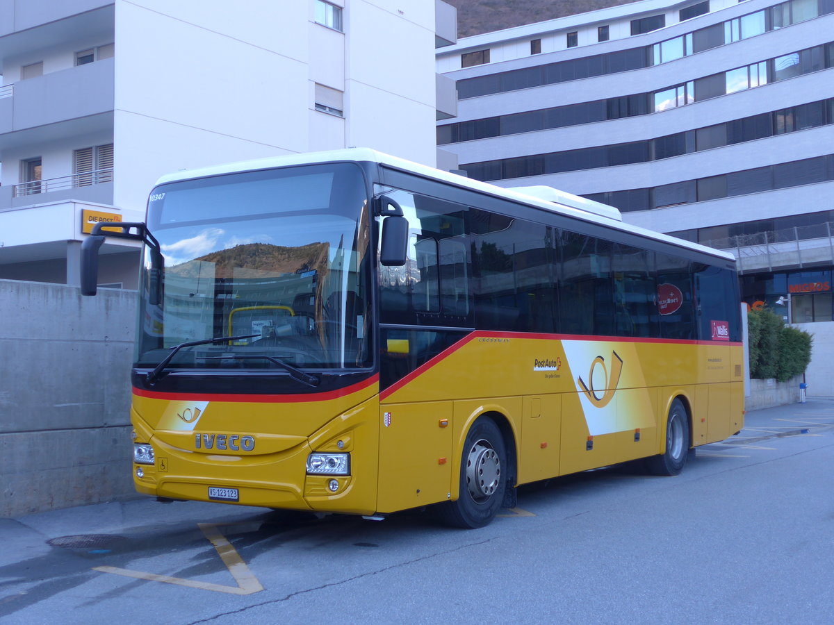 (202'435) - BUS-trans, Visp - VS 123'123 - Iveco am 16. M�rz 2019 beim Bahnhof Visp