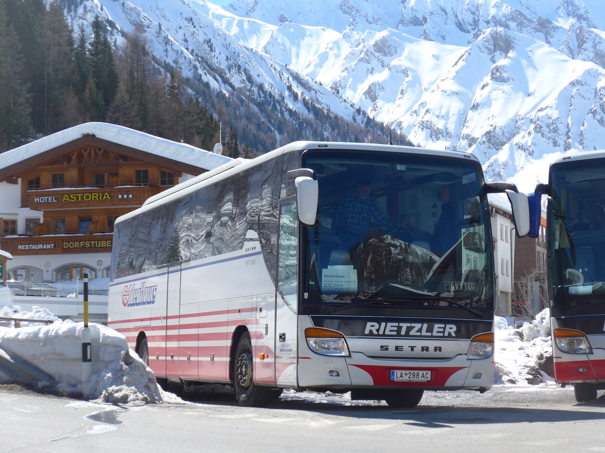 (202'634) - Aus Oesterreich: Rietzler, Ried i.O. - LA 288 AC - Setra am 20. M�rz 2019 in Samnaun, Ravaisch