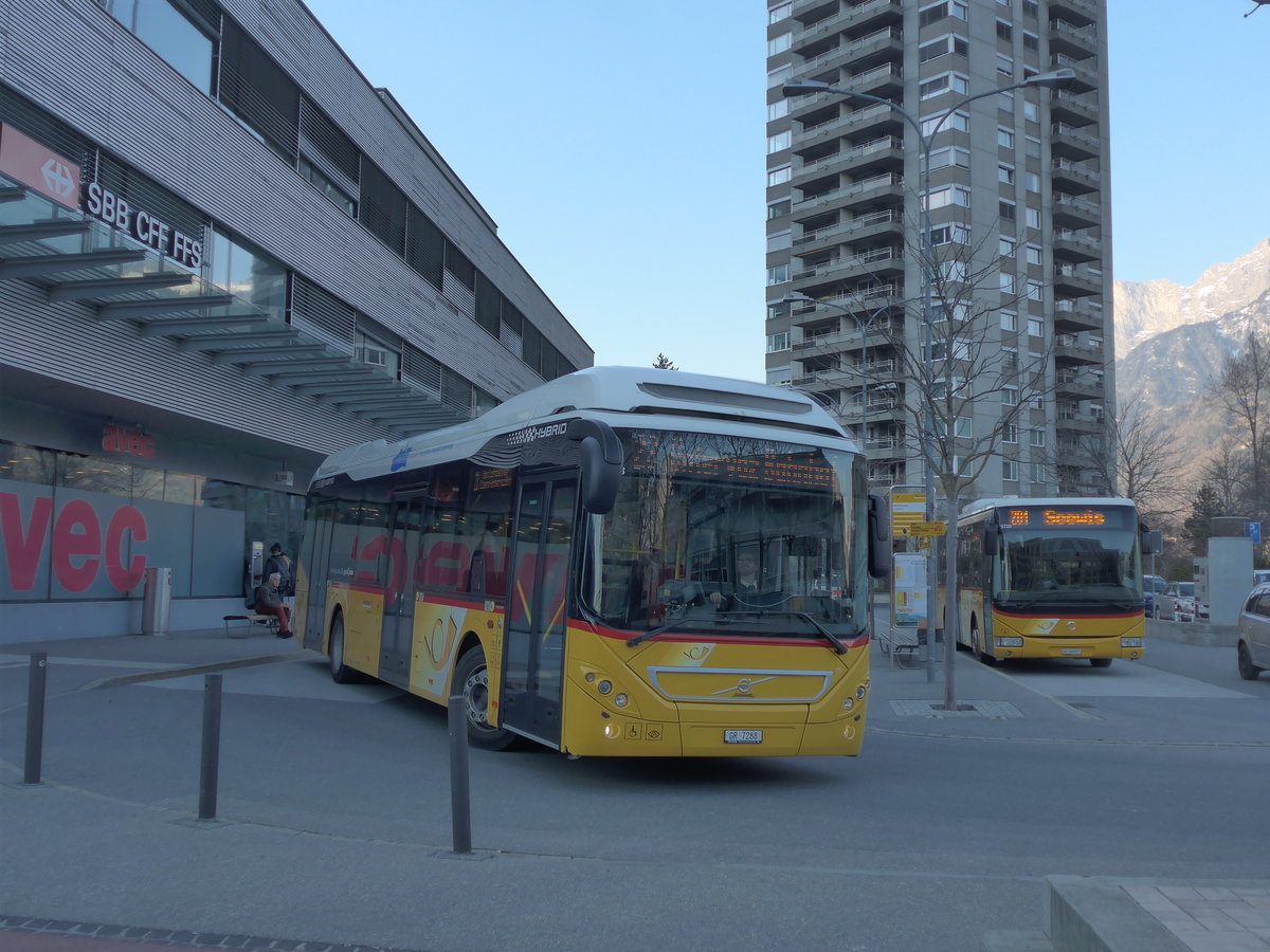 (202'651) - Dnser, Trimmis - GR 7288 - Volvo am 20. Mrz 2019 beim Bahnhof Landquart