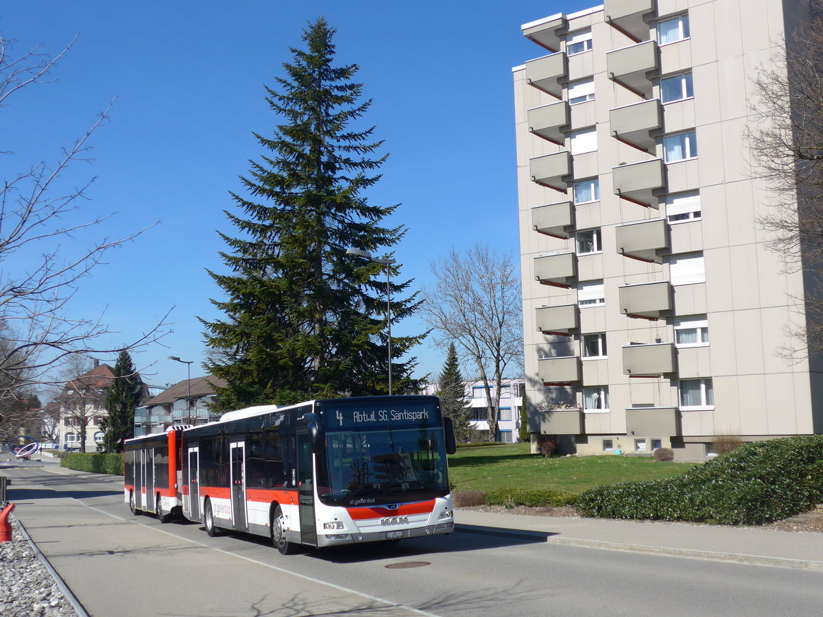 (202'715) - St. Gallerbus, St. Gallen - Nr. 213/SG 198'213 - MAN am 21. M�rz 2019 beim Bahnhof Wittenbach