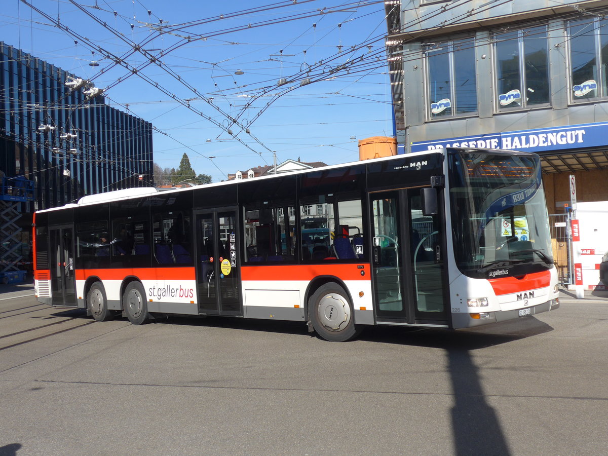 (202'746) - St. Gallerbus, St. Gallen - Nr. 226/SG 198'226 - MAN am 21. M�rz 2019 beim Bahnhof St. Gallen