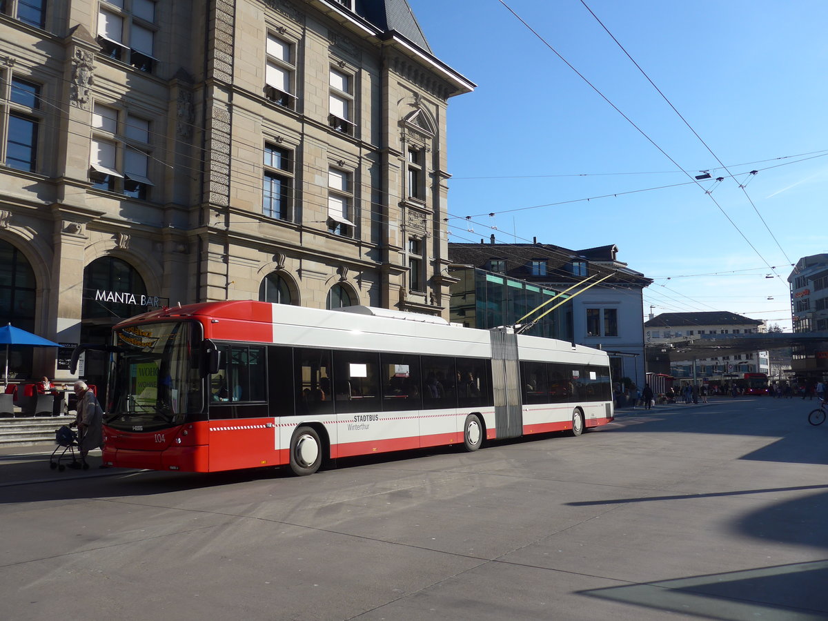 (202'777) - SW Winterthur - Nr. 104 - Hess/Hess Gelenktrolleybus am 21. M�rz 2019 beim Hauptbahnhof Winterthur