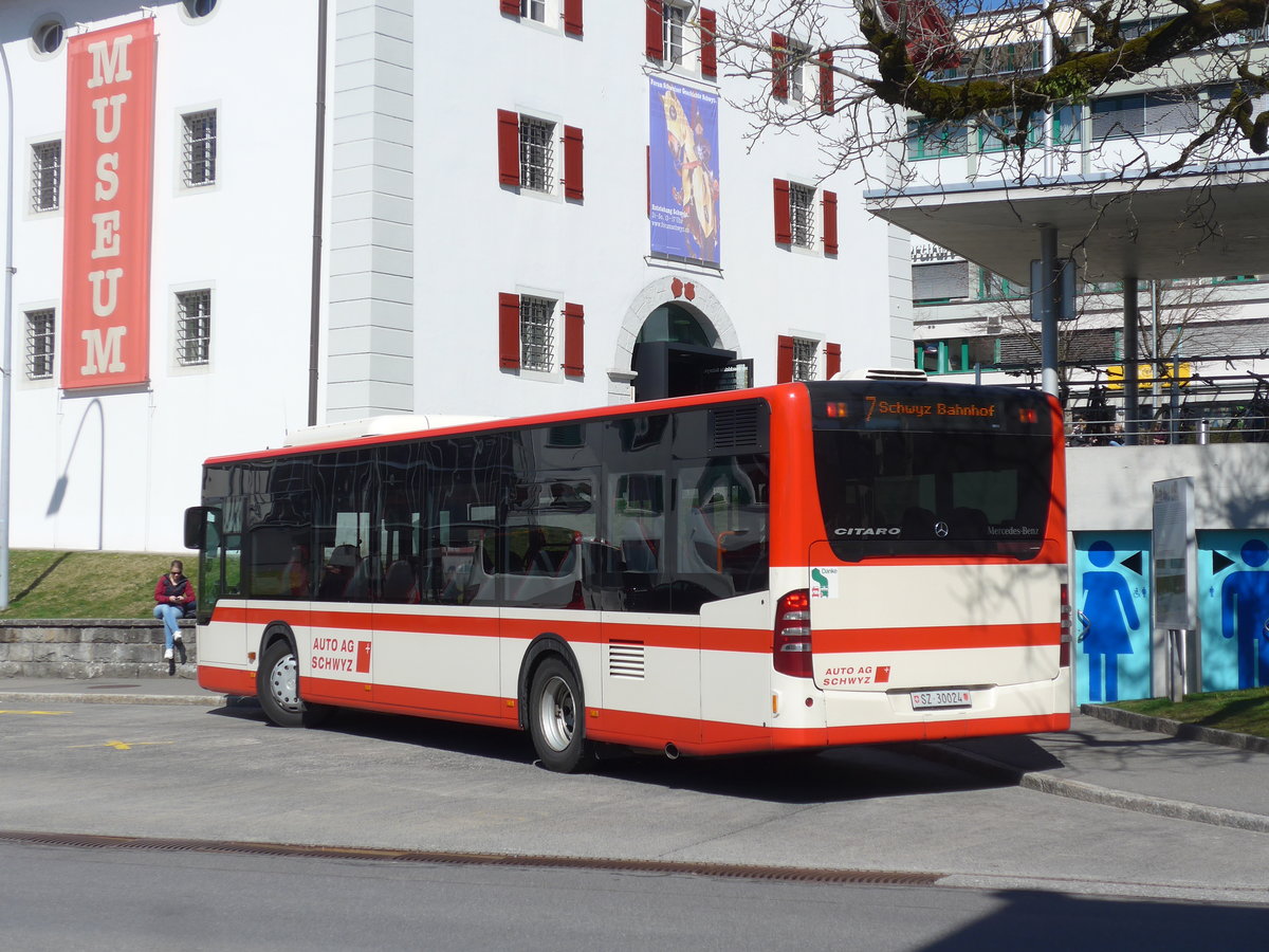 (202'834) - AAGS Schwyz - Nr. 24/SZ 30'024 - Mercedes am 22. M�rz 2019 in Schwyz, Post