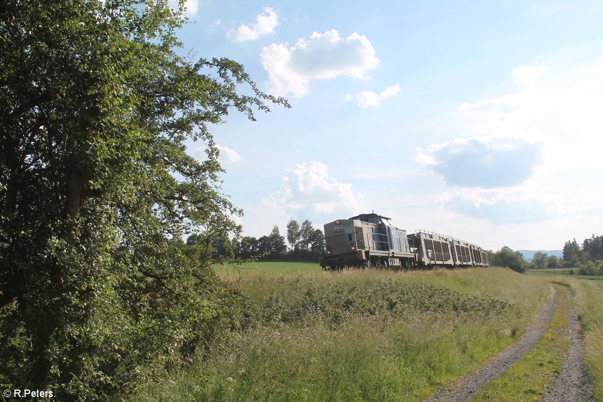 203 103 mit dem Leeren Autotransportzug bei Brand bei Marktredwitz auf dem Weg nach Cheb. 18.06.19