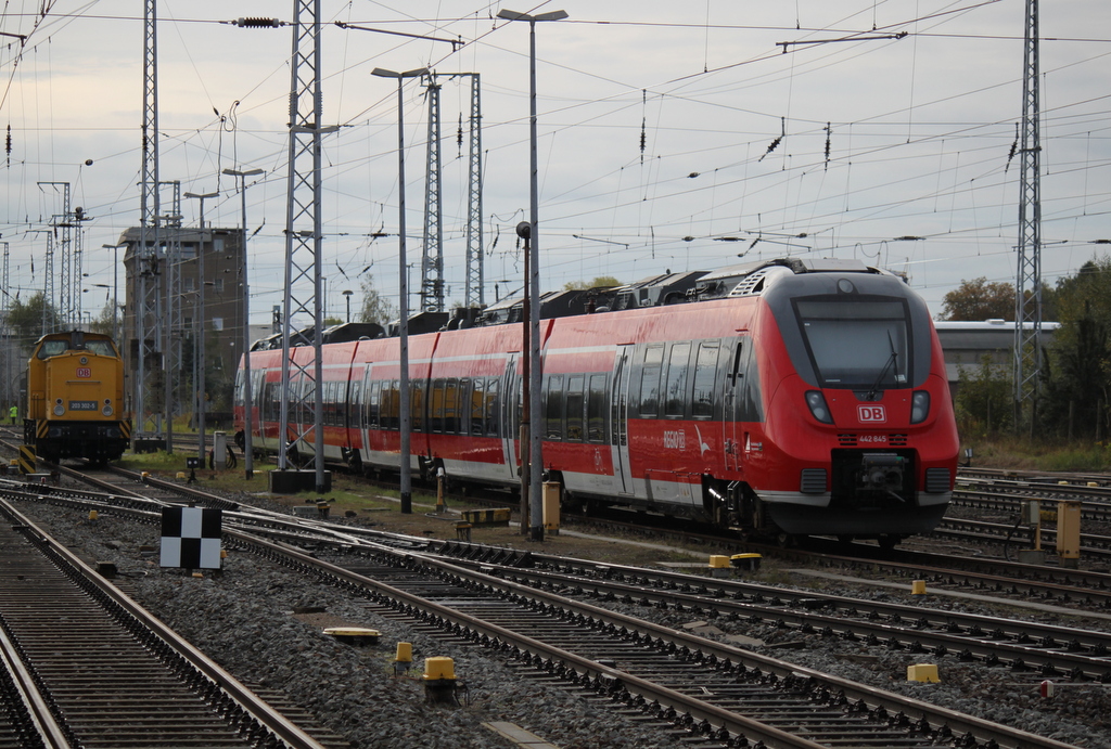 203 302-5+442 845-4 waren am 09.10.2014 abgestellt im Rostocker Hbf.