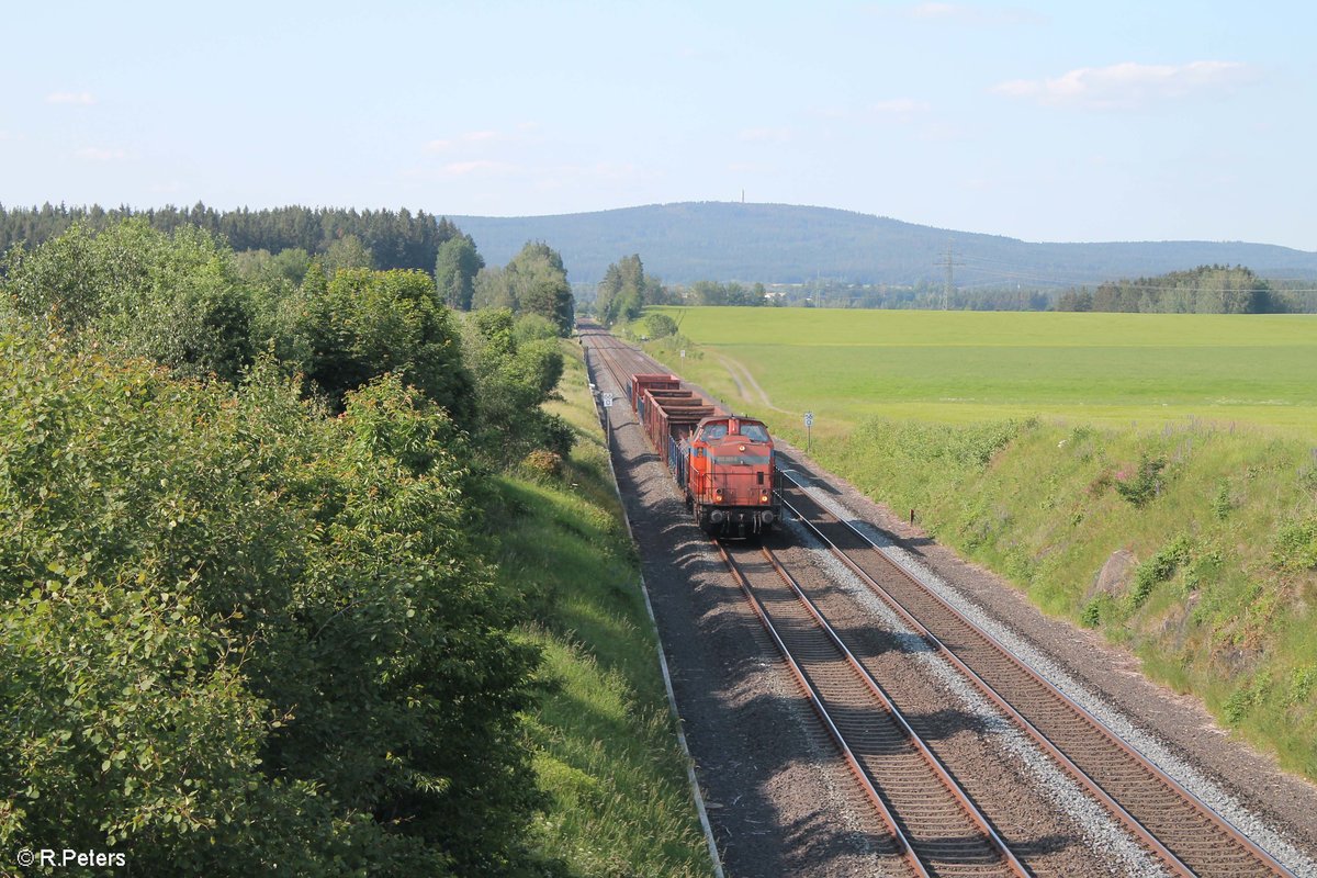 203 383-5 mit dem kurzen Schrottzug Könitz - Cheb bei Neudes. 23.06.20