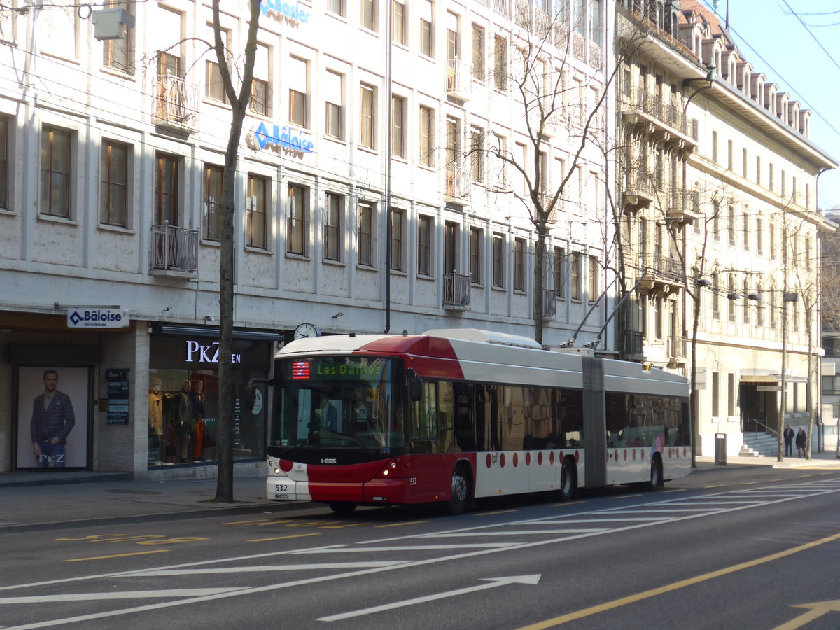 (203'068) - TPF Fribourg - Nr. 532 - Hess/Hess Gelenktrolleybus am 24. M�rz 2019 beim Bahnhof Fribourg