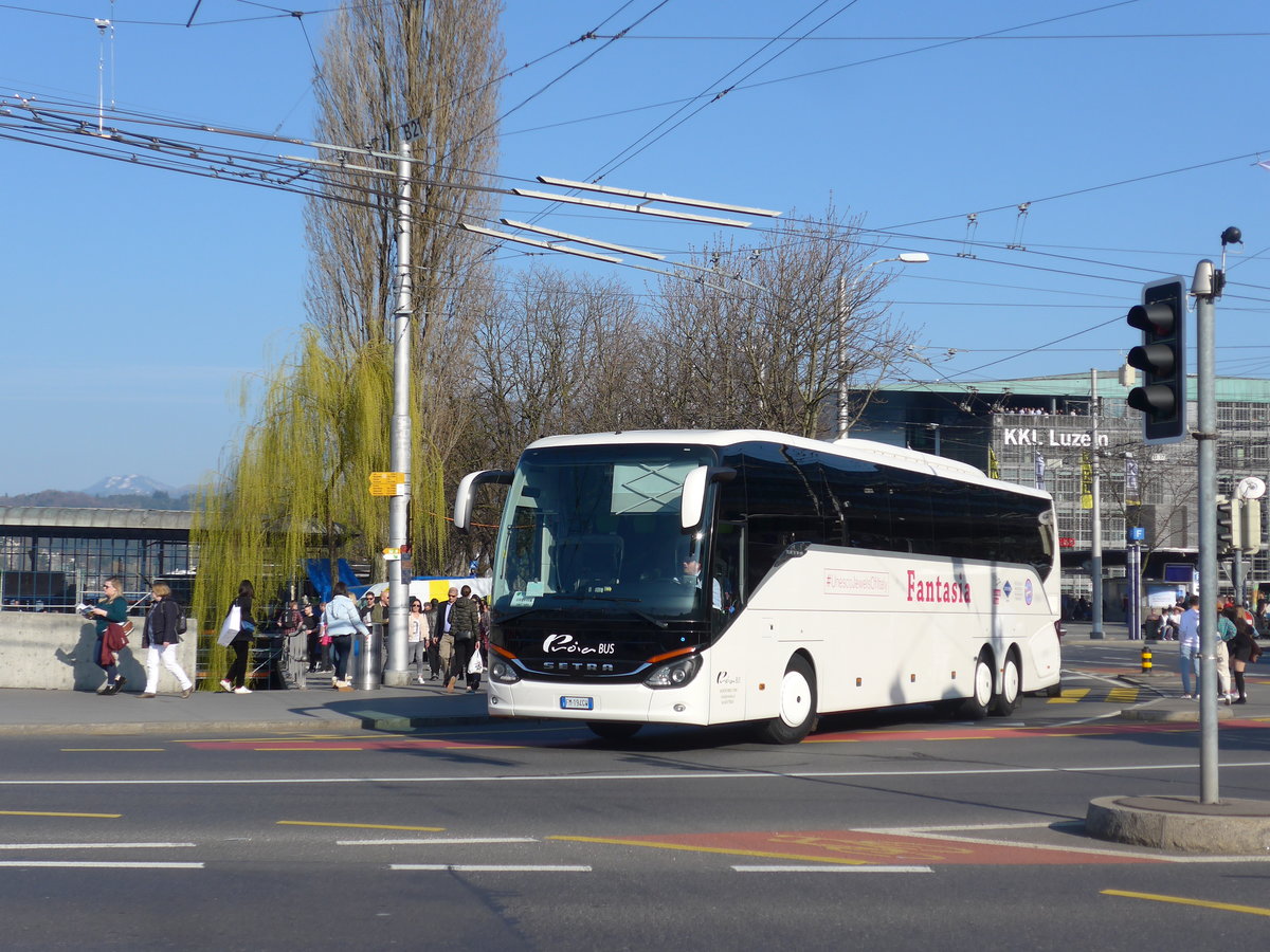 (203'380) - Aus Italien: Proia, Montelanico - FM-194 CW - Setra am 30. M�rz 2019 beim Bahnhof Luzern