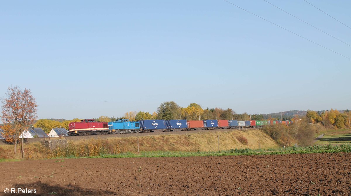 204 237-2 und 204 010-6 ziehen zwischen Pechbrunn und Groschlattengrn den Wiesau Containerzug nach Hof. 16.10.17g nach Hof. 16.10.17