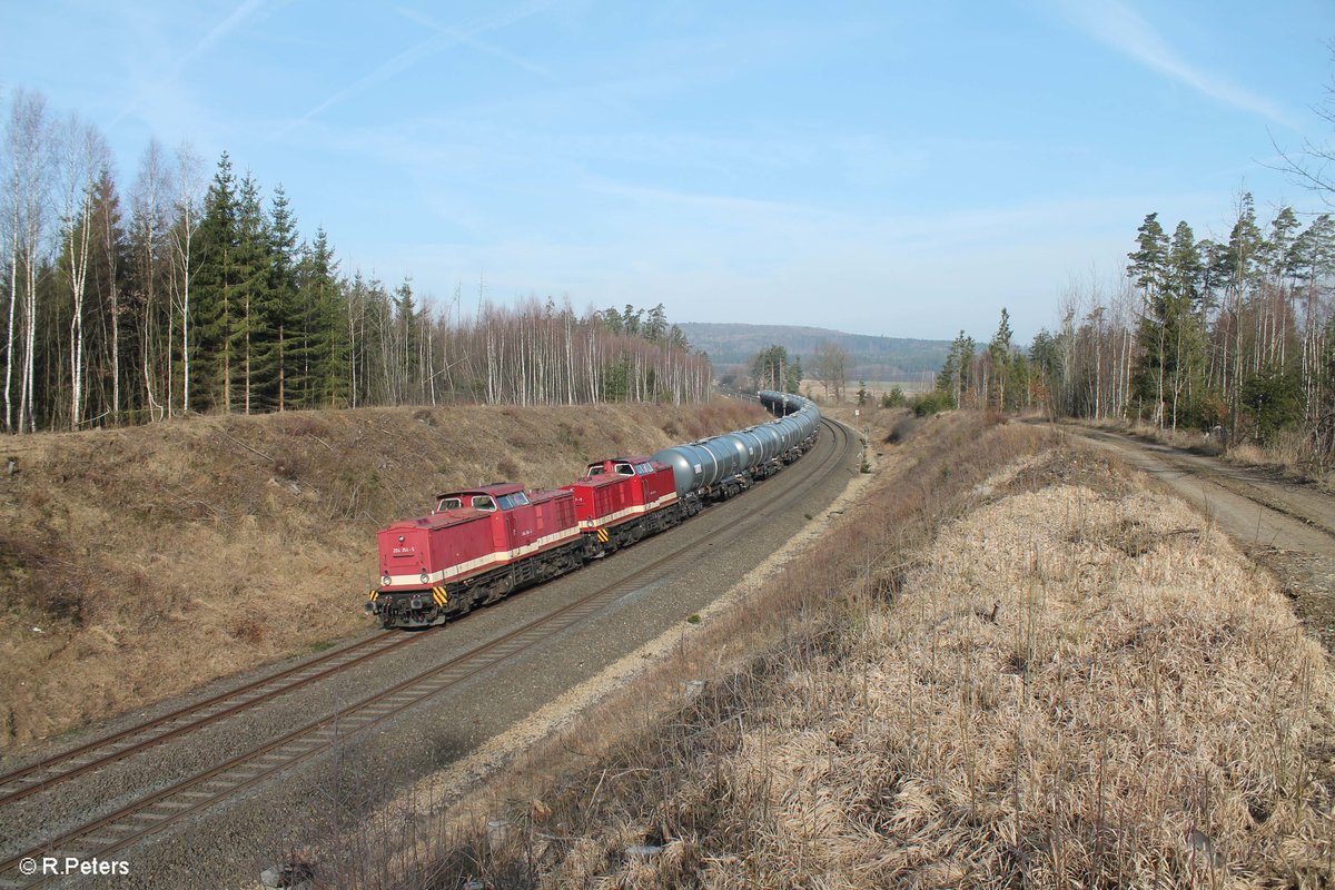 204 354-5 und 204 347-9 ziehen kurz vor Wiesau ein Kesselzug für Hauer Weiden/Oberpfalz. 17.03.17