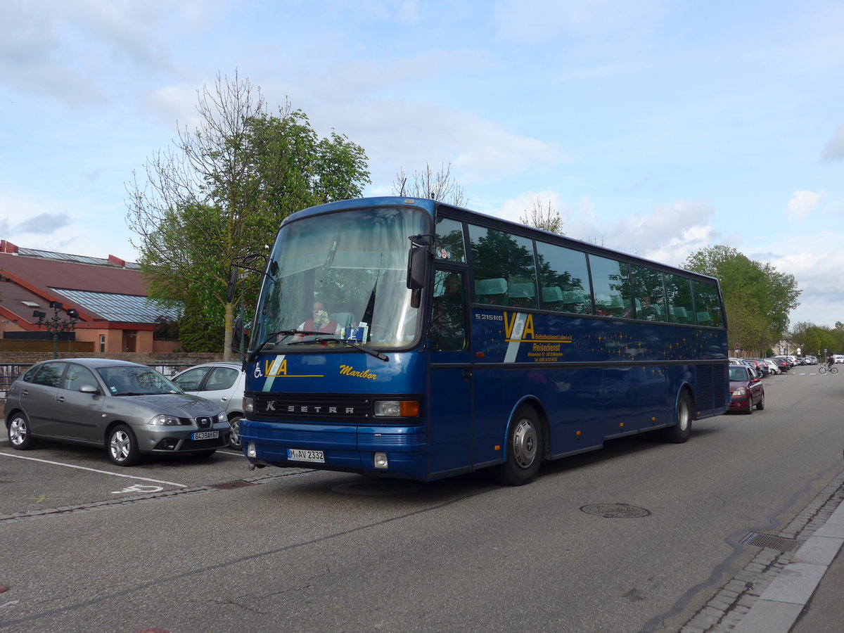 (204'073) - Aus Deutschland: VbA, M�nchen - M-AV 2332 - Setra am 26. April 2019 in Haguenau, Parkplatz