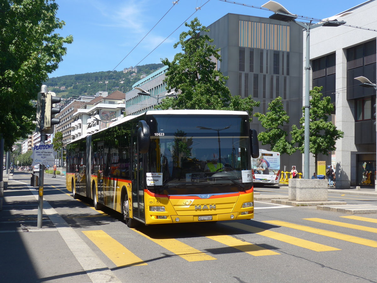 (208'441) - CarPostal Ouest - VD 577'065 - MAN am 4. August 2019 beim Bahnhof Vevey