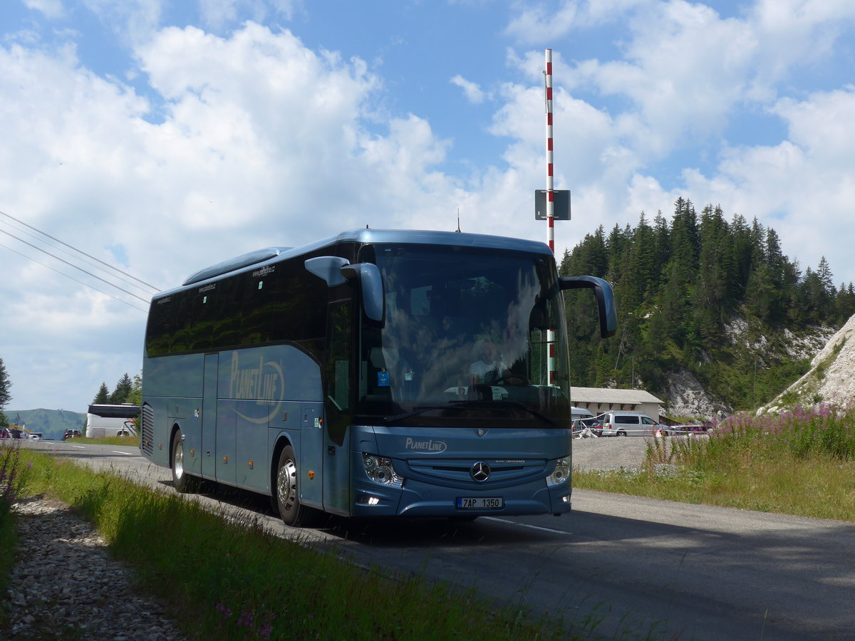 (208'525) - Aus Tschechien: PlanetLine, Praha - 7AP 1350 - Mercedes am 5. August 2019 in Les Diablerets, Col du Pillon