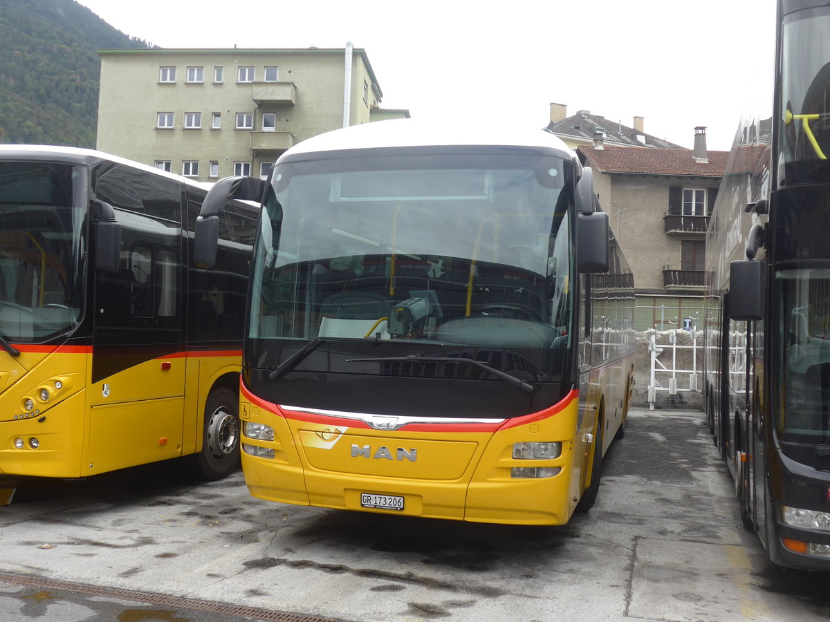 (210'011) - PostAuto Graub�nden - GR 173'206 - MAN am 6. Oktober 2019 in Chur, Garage