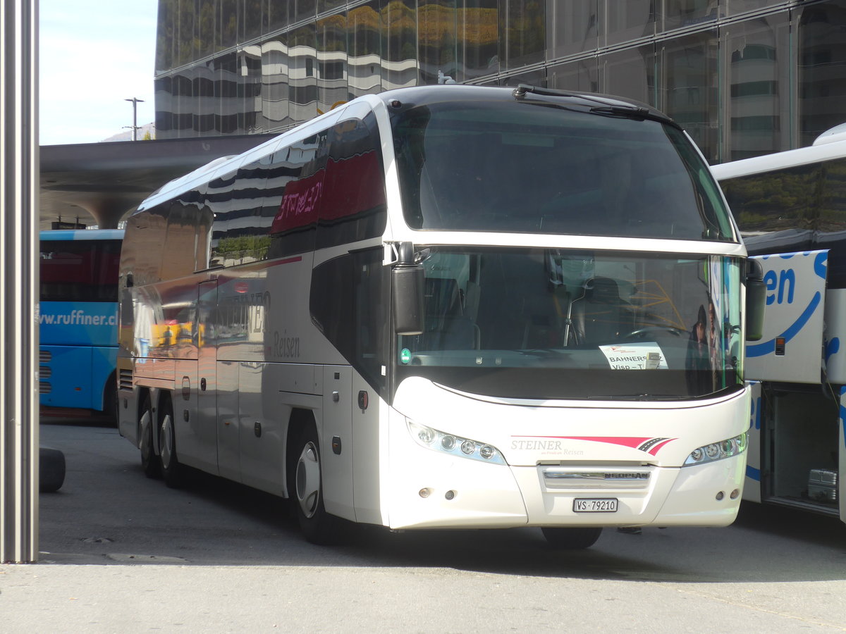 (210'628) - Steiner, Niedergesteln - VS 79'210 - Neoplan am 27. Oktober 2019 beim Bahnhof Visp