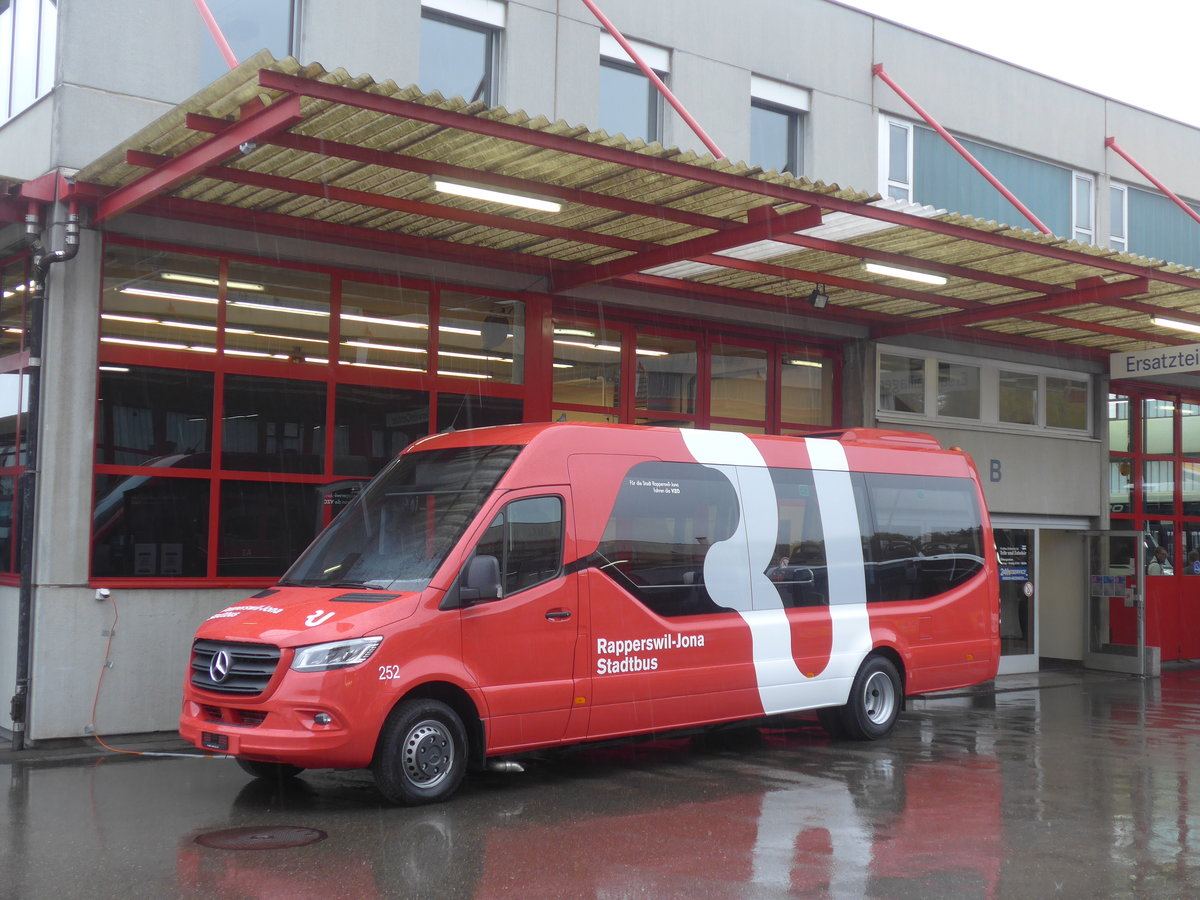 (210'788) - VZO Gr�ningen - Nr. 252 - Mercedes am 8. November 2019 in Kloten, EvoBus