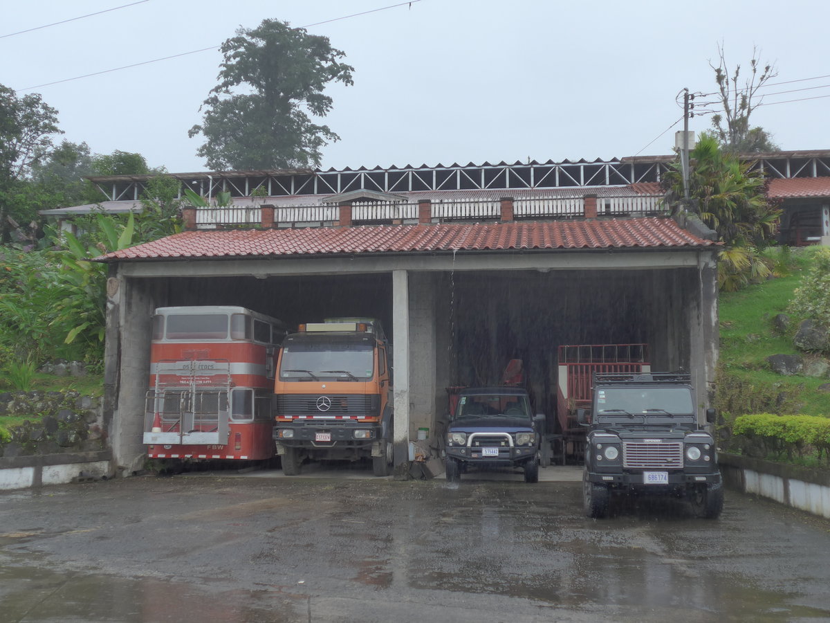 (211'403) - Ulrich, Nuevo Arenal - FBW/Vetter-R&J Anderthalbdecker (ex Wespe, CH-Altst�tten; ex AFA Adelboden/CH Nr. 6) am 16. November 2019 in Nuevo Arenal, Los H�roes