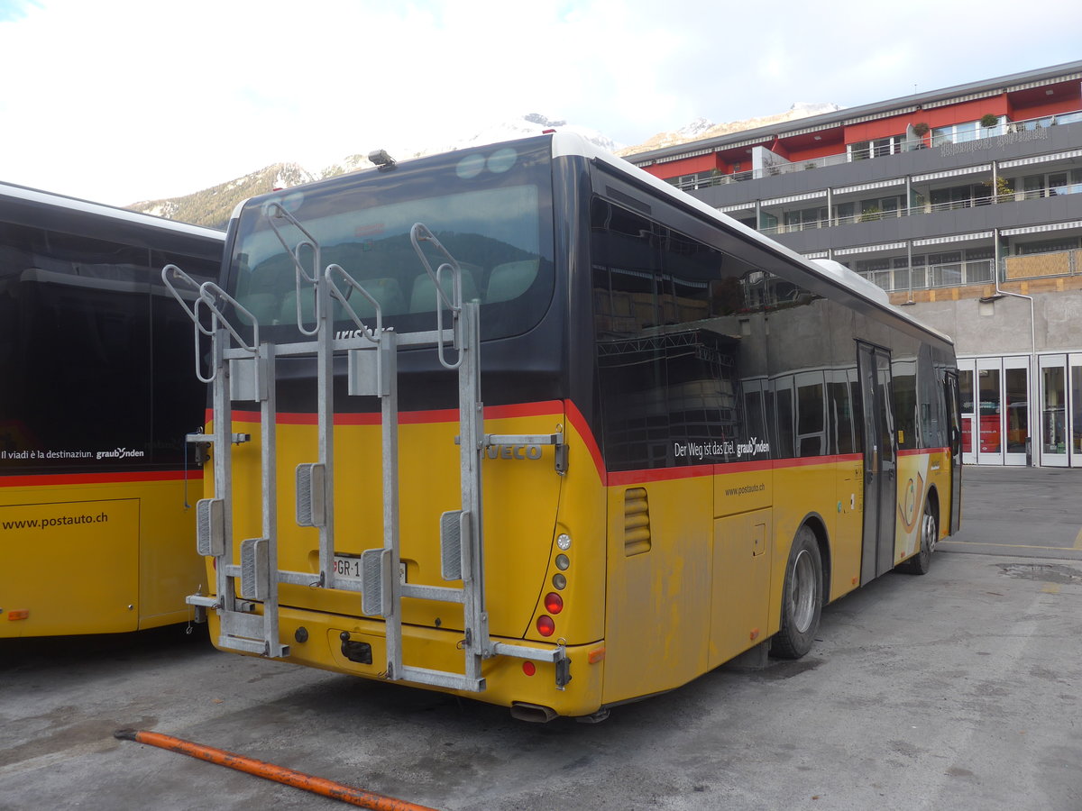 (212'570) - PostAuto Graub�nden - GR 168'875 - Iveco am 7. Dezember 2019 in Chur, Garage