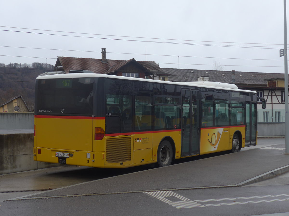 (212'852) - Steiner, Ortschwaben - Nr. 9/BE 433'818 - Mercedes am 9. Dezember 2019 beim Bahnhof M�nsingen