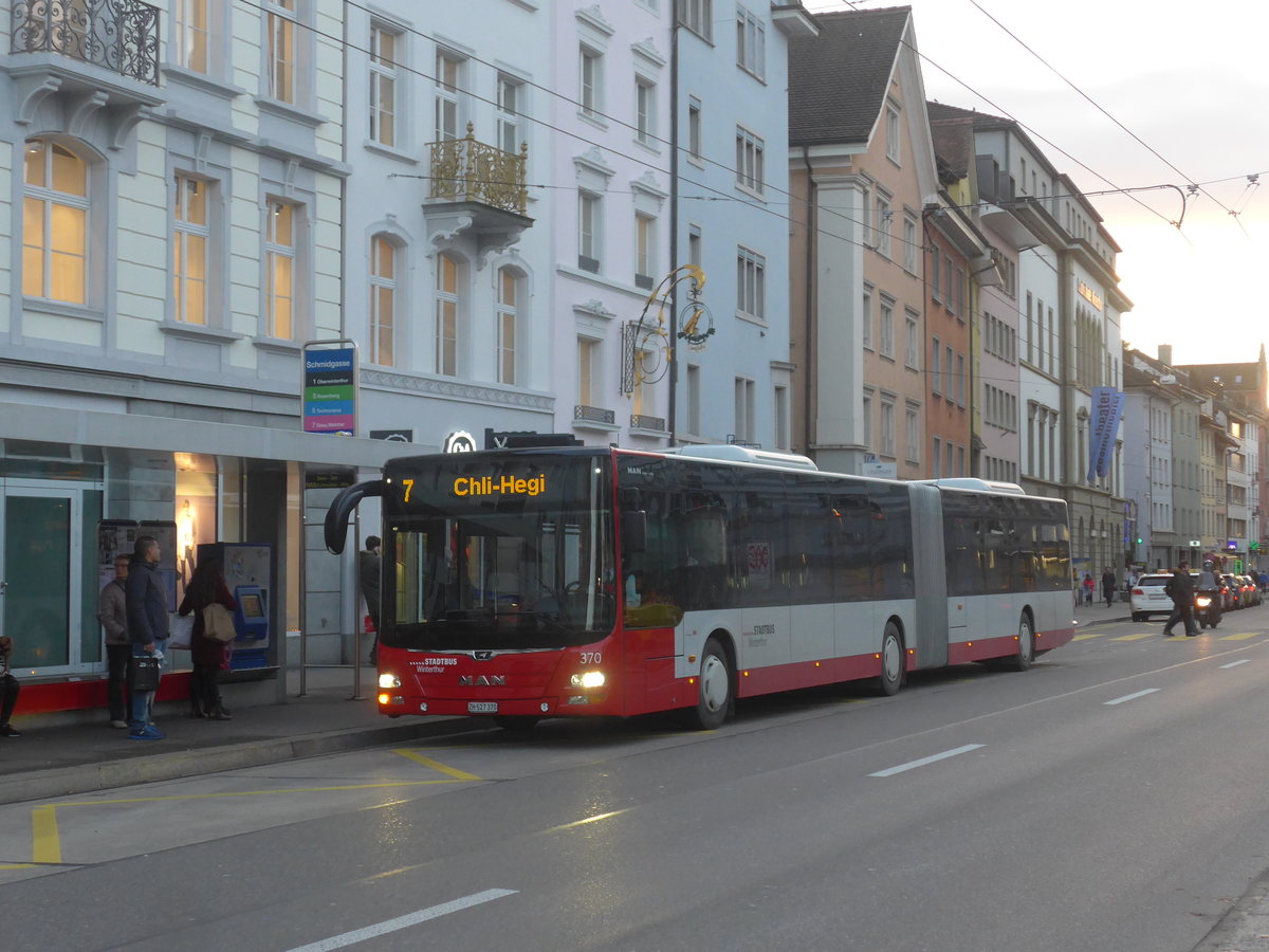 (212'999) - SW Winterthur - Nr. 370/ZH 527'370 - MAN am 14. Dezember 2019 in Winterthur, Schmidgasse