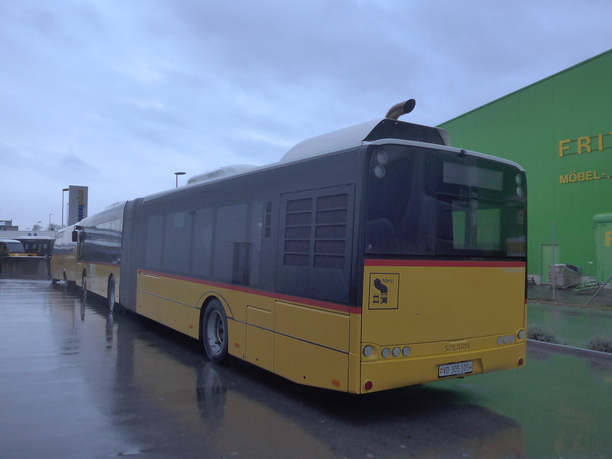 (213'055) - CarPostal Ouest - VD 305'105 - Solaris am 22. Dezember 2019 in Kerzers, Interbus
