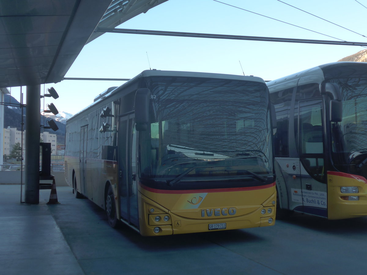 (213'212) - PostAuto Graub�nden - GR 179'713 - Iveco am 1. Januar 2020 in Chur, Postautostation