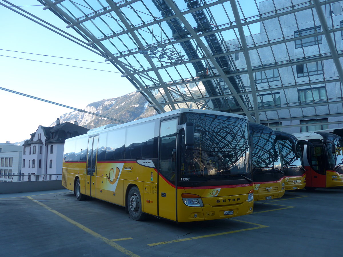 (213'271) - PostAuto Graub�nden - GR 179'707 - Setra am 1. januar 2020 in Chur, Postautostation
