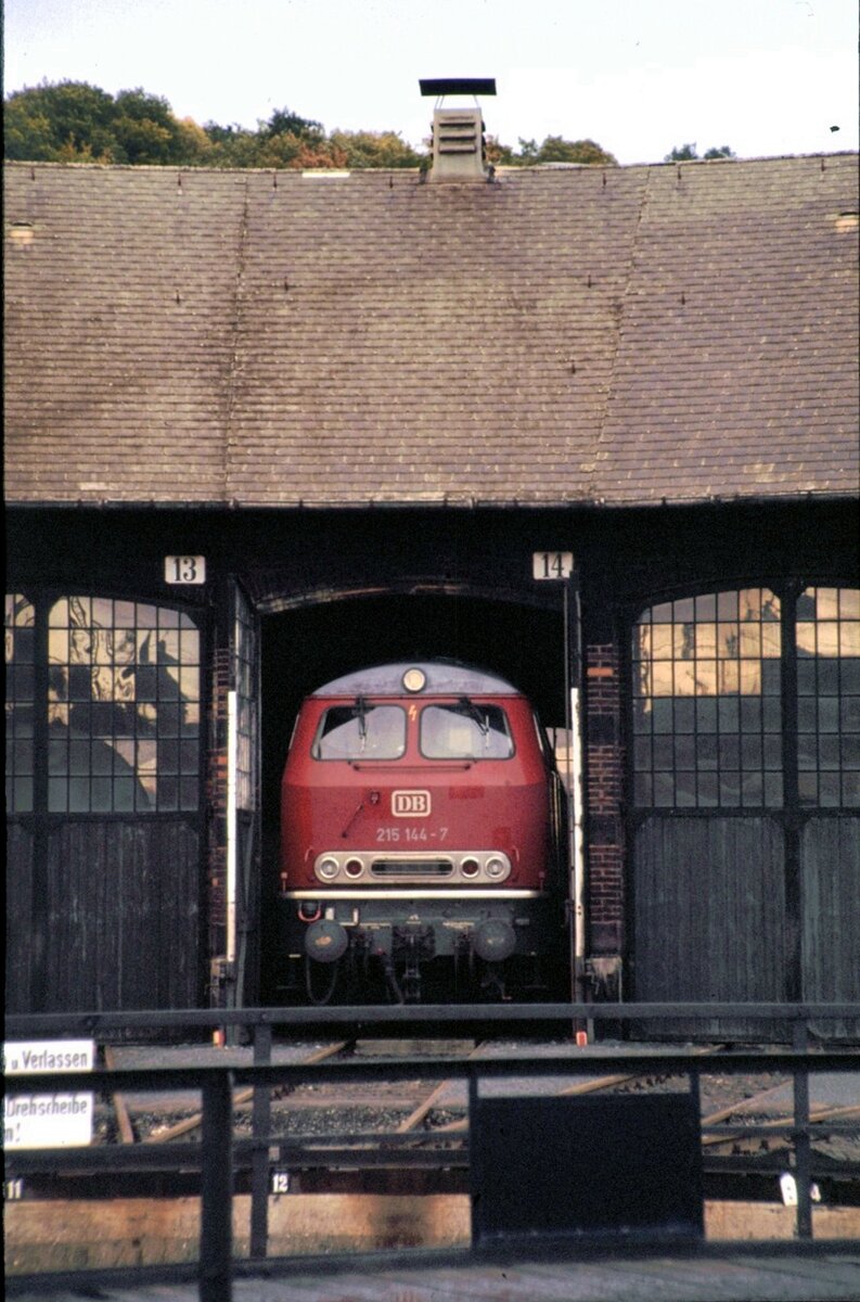 215 144-7 in Würzburg, Führung am 11.10.1981.