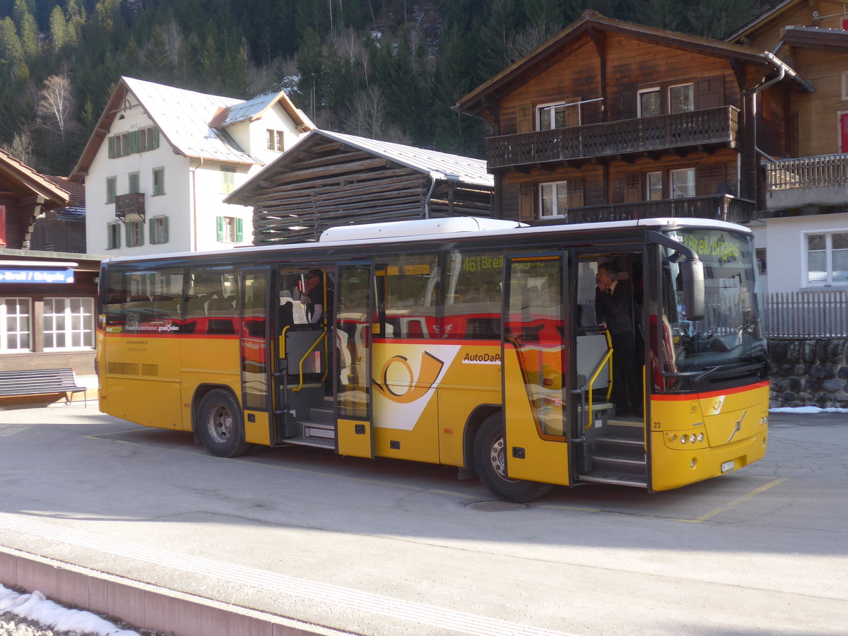 (215'018) - Fontana, Ilanz - Nr. 23/GR 33'118 - Volvo (ex Bearth, Brigels) am 1. M�rz 2020 beim Bahnhof Tavanasa-Breil/Brigels