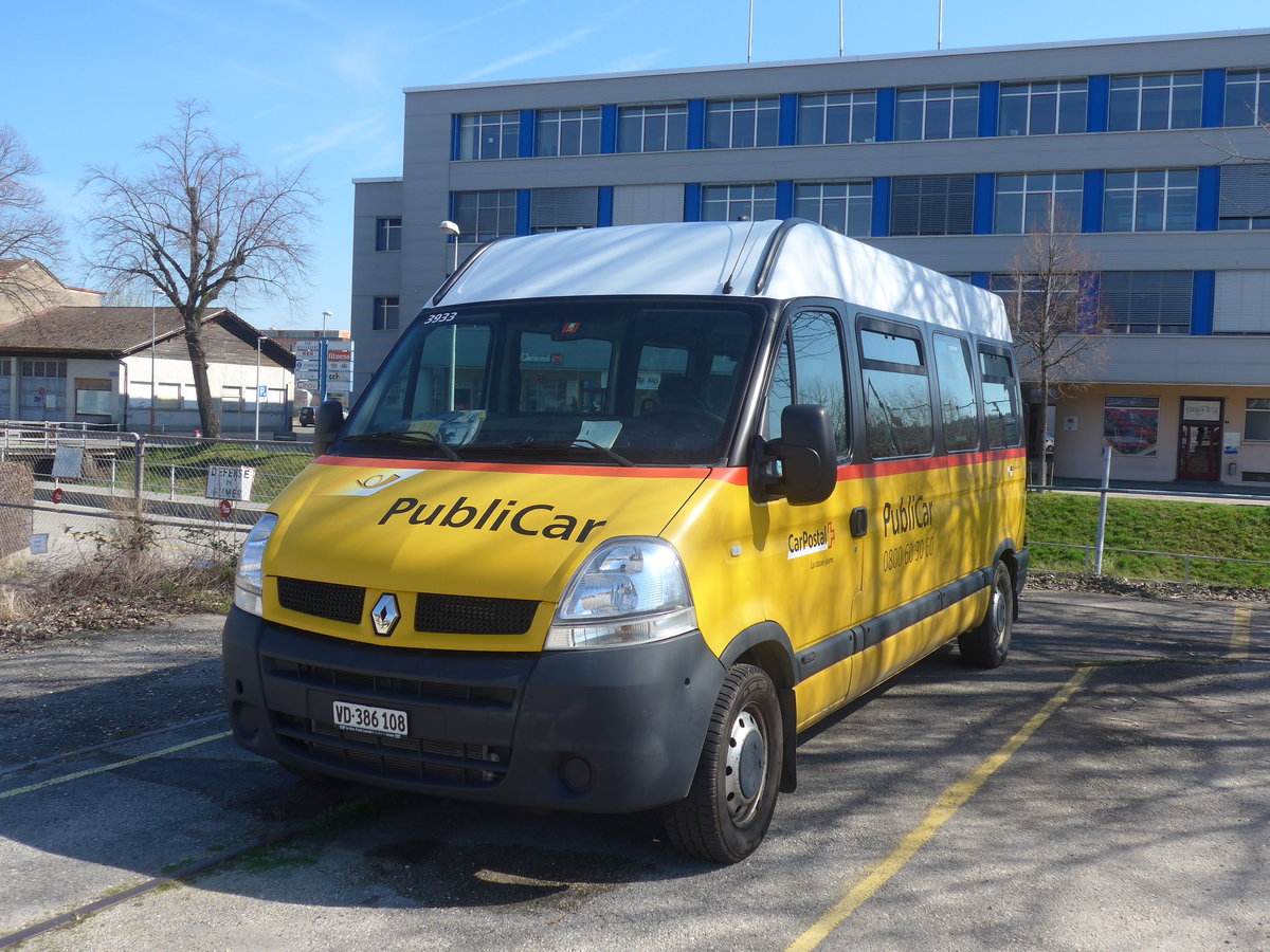 (215'212) - CarPostal Ouest - VD 386'108 - Renault am 15. M�rz 2020 in Yverdon, Garage