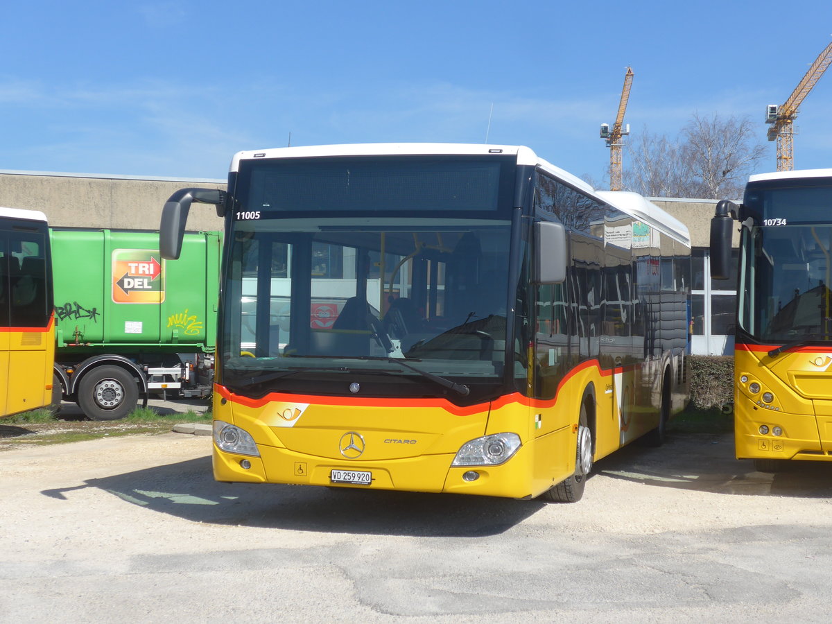 (215'217) - CarPostal Ouest - VD 259'920 - Mercedes am 15. M�rz 2020 in Yverdon, Garage