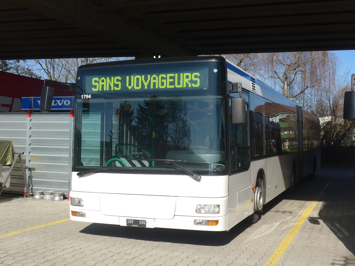 (215'260) - VMCV Clarens - Nr. 904 - MAN (ex transN, La Chaux-de-Fonds Nr. 241; ex TN Neuch�tel Nr. 241) am 15. M�rz 2020 in Kerzers, Murtenstrasse