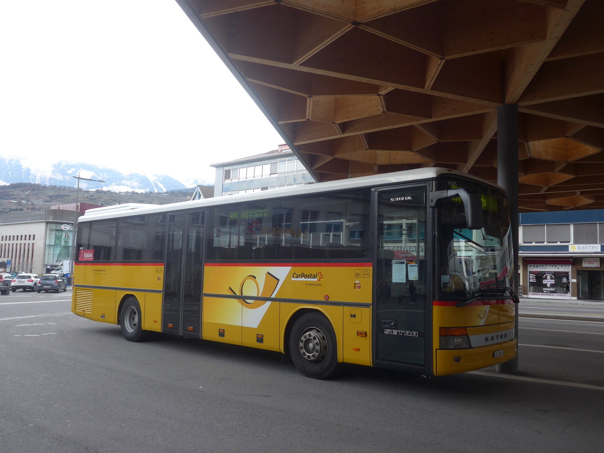 (215'322) - Evquoz, Erde - VS 1011 - Setra am 20. Mrz 2020 beim Bahnhof Sion