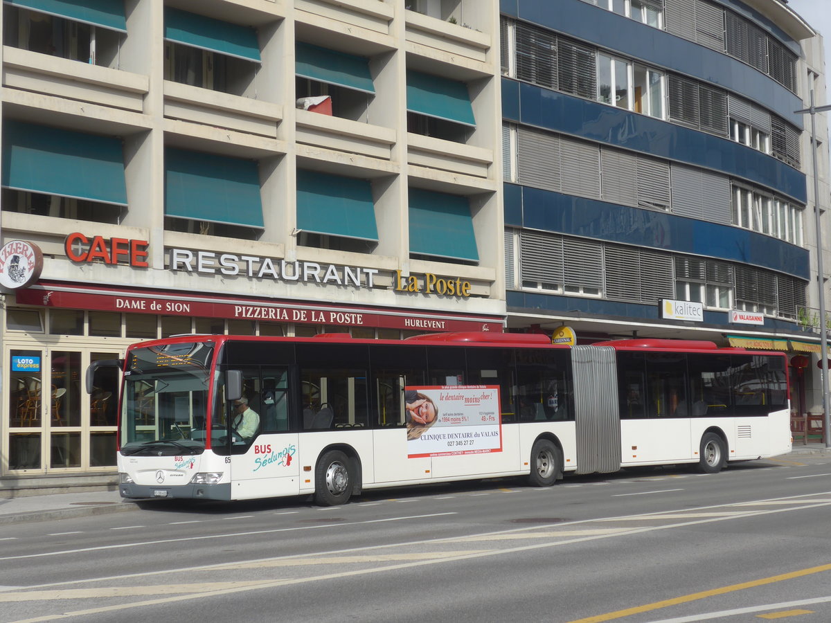 (215'333) - PostAuto Wallis - Nr. 65/VS 186'400 - Mercedes (ex Lathion, Sion Nr. 65) am 20. Mrz 2020 beim Bahnhof Sion