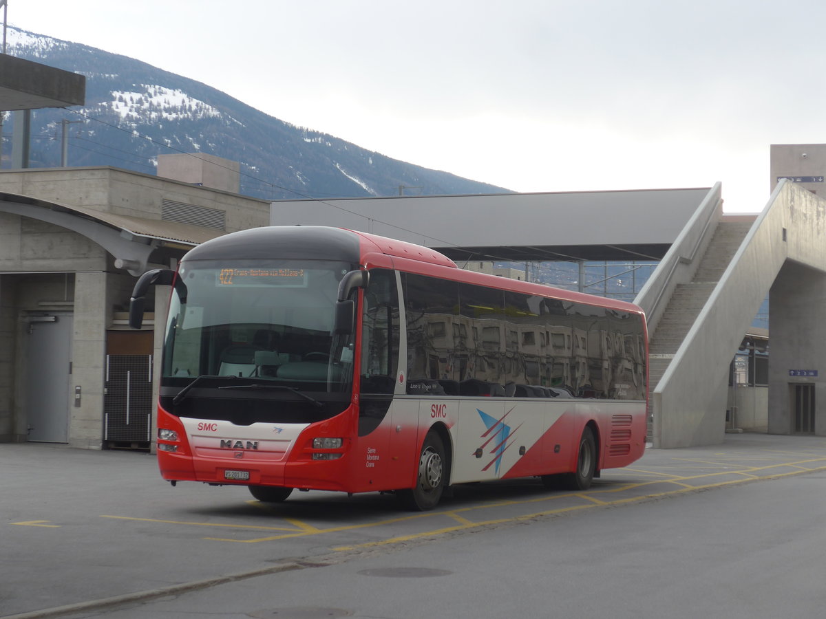 (215'340) - SMC Montana - Nr. 32/VS 201'732 - MAN am 20. M�rz 2020 beim Bahnhof Sierre
