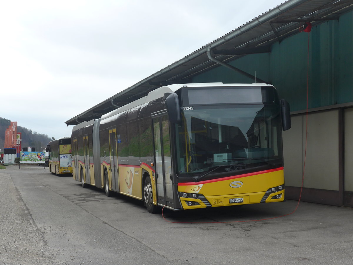 (215'372) - PostAuto Bern - BE 546'245 - Solaris am 22. M�rz 2020 in Laupen, Garage