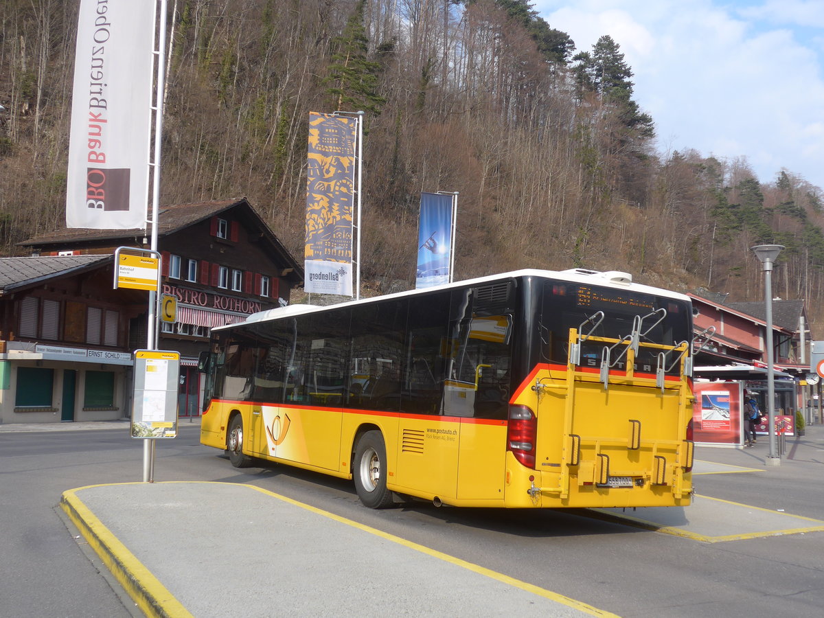 (215'653) - Fl�ck, Brienz - Nr. 3/BE 568'700 - Setra am 28. M�rz 2020 beim Bahnhof Brienz