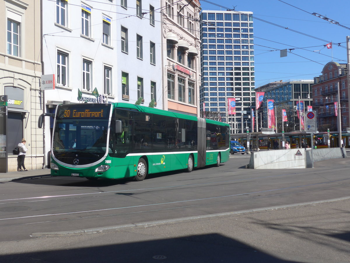(215'745) - BVB Basel - Nr. 7051/BS 99'351 - Mercedes am 31. M�rz 2020 beim Bahnhof Basel