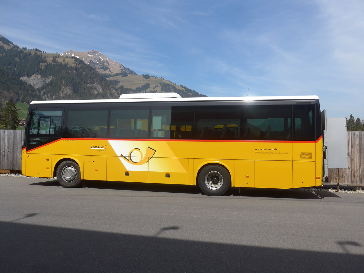 (216'130) - Spring, Schwenden - (BE 368'914) - Iveco am 16. April 2020 in Frutigen, Garage AFA