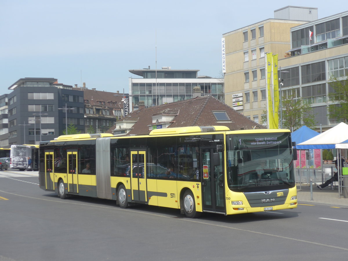 (216'286) - STI Thun - Nr. 700/BE 849'700 - MAN am 20. April 2020 beim Bahnhof Thun