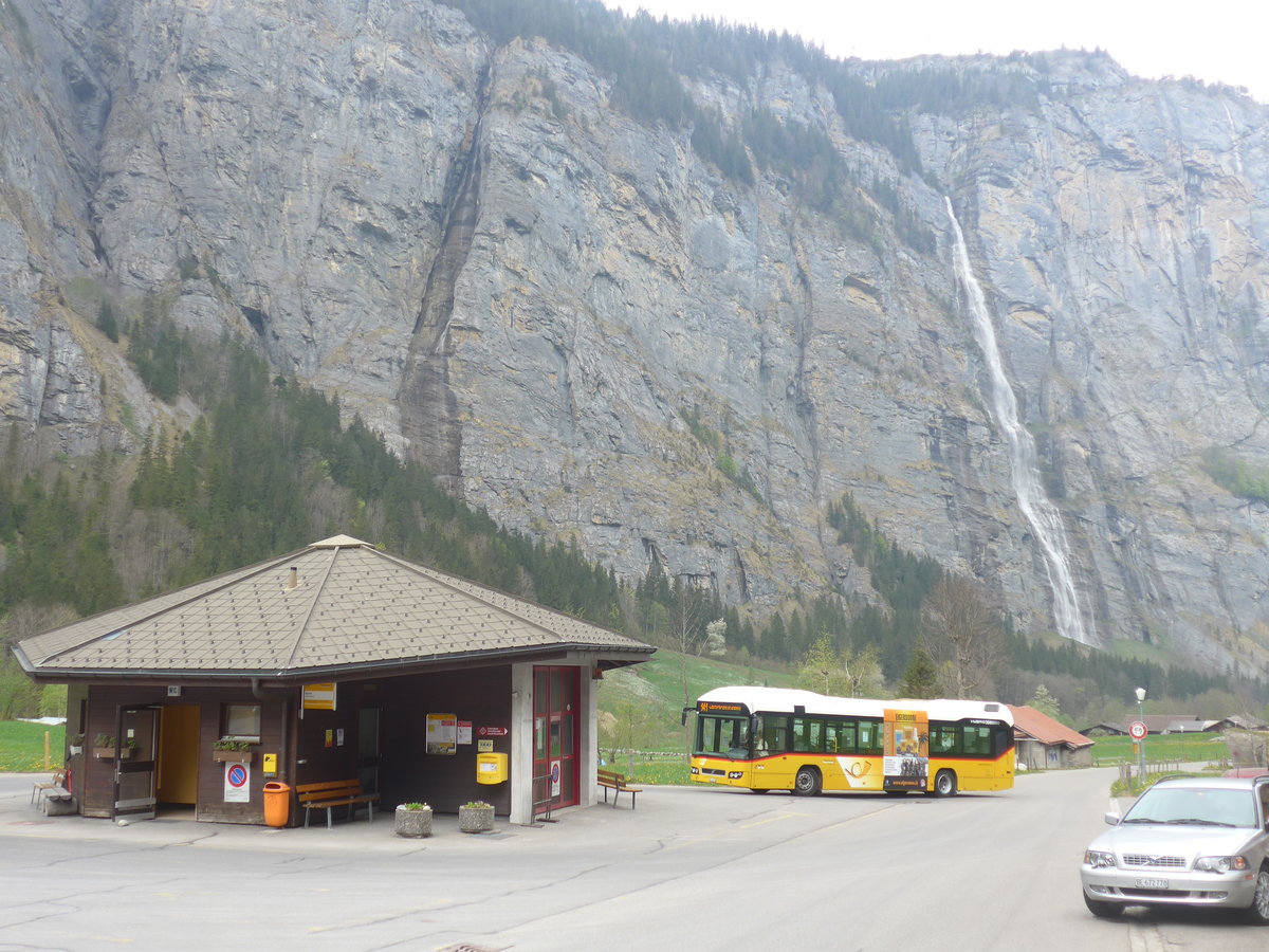 (216'321) - PostAuto Bern - BE 610'543 - Volvo am 21. April 2020 in Stechelberg, Hotel