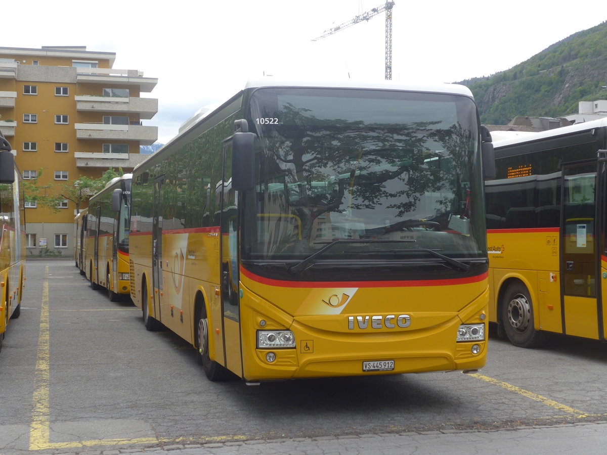 (216'574) - Seiler, Ernen - VS 445'912 - Iveco (ex PostAuto Wallis) am 28. April 2020 in Brig, Postgarage